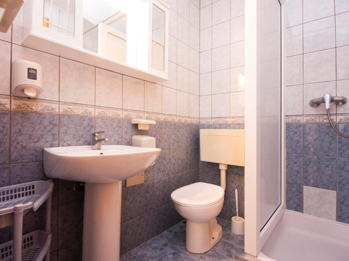 Apartments Skarpa 1601 Рогозница Экстерьер фото