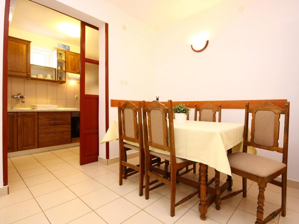Apartments Skarpa 1601 Рогозница Экстерьер фото