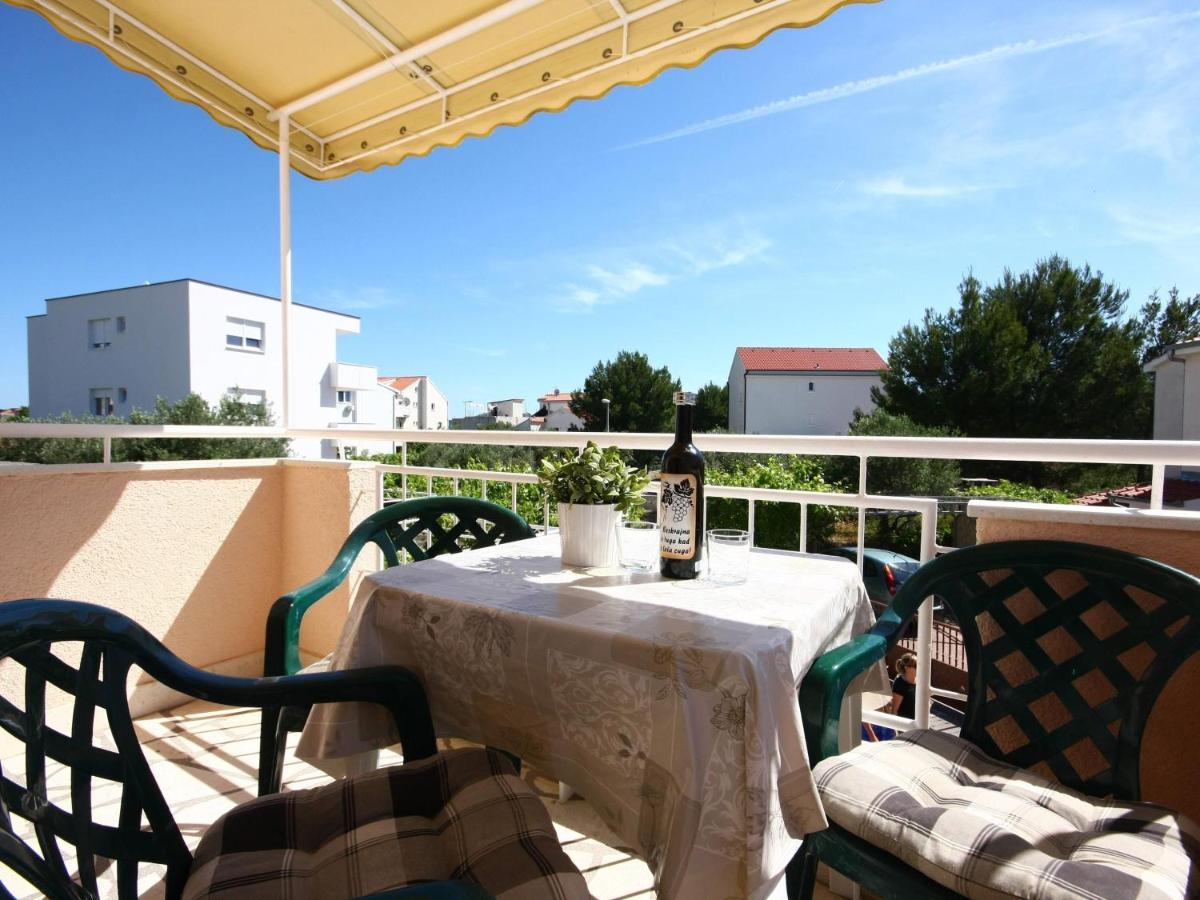 Apartments Skarpa 1601 Рогозница Экстерьер фото