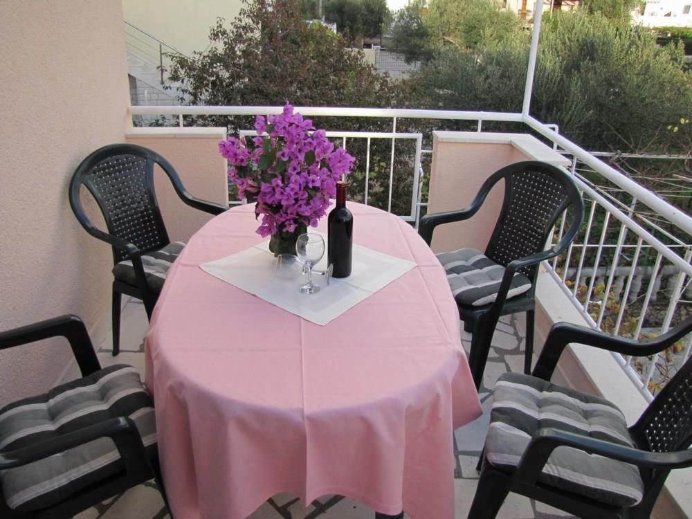 Apartments Skarpa 1601 Рогозница Экстерьер фото