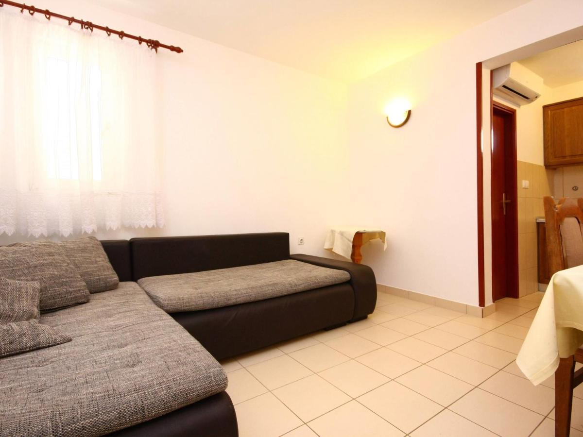 Apartments Skarpa 1601 Рогозница Экстерьер фото