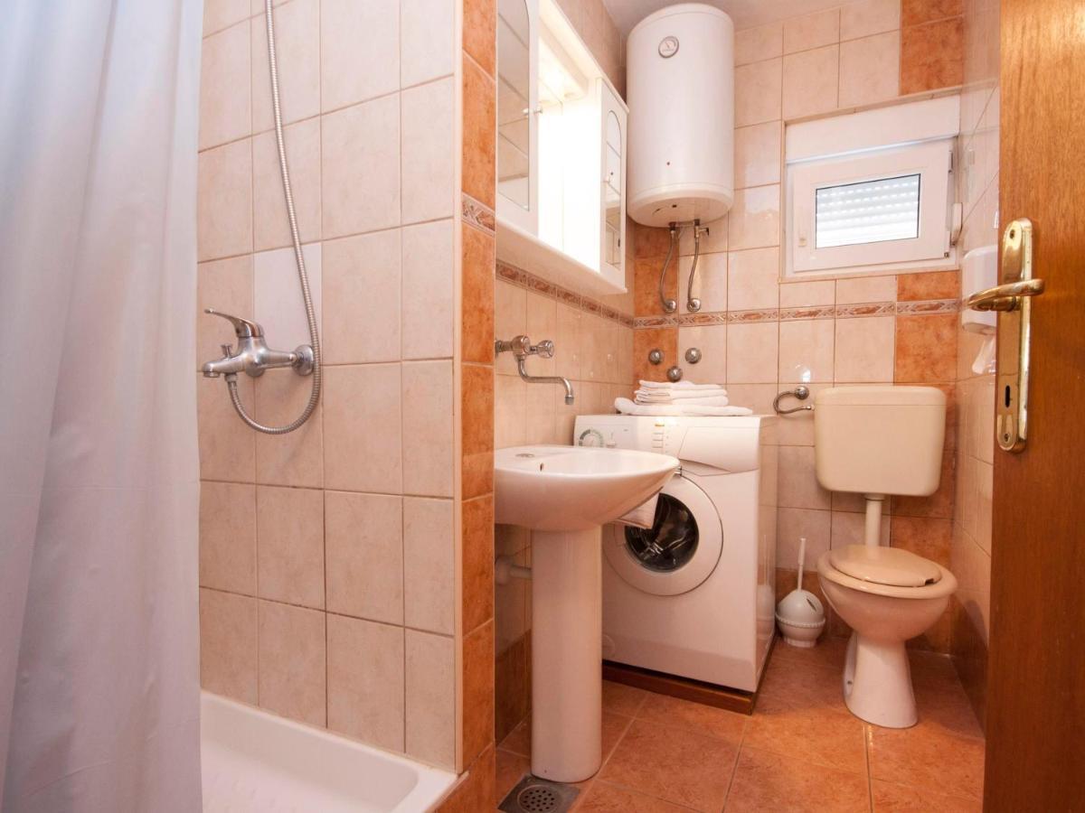 Apartments Skarpa 1601 Рогозница Экстерьер фото