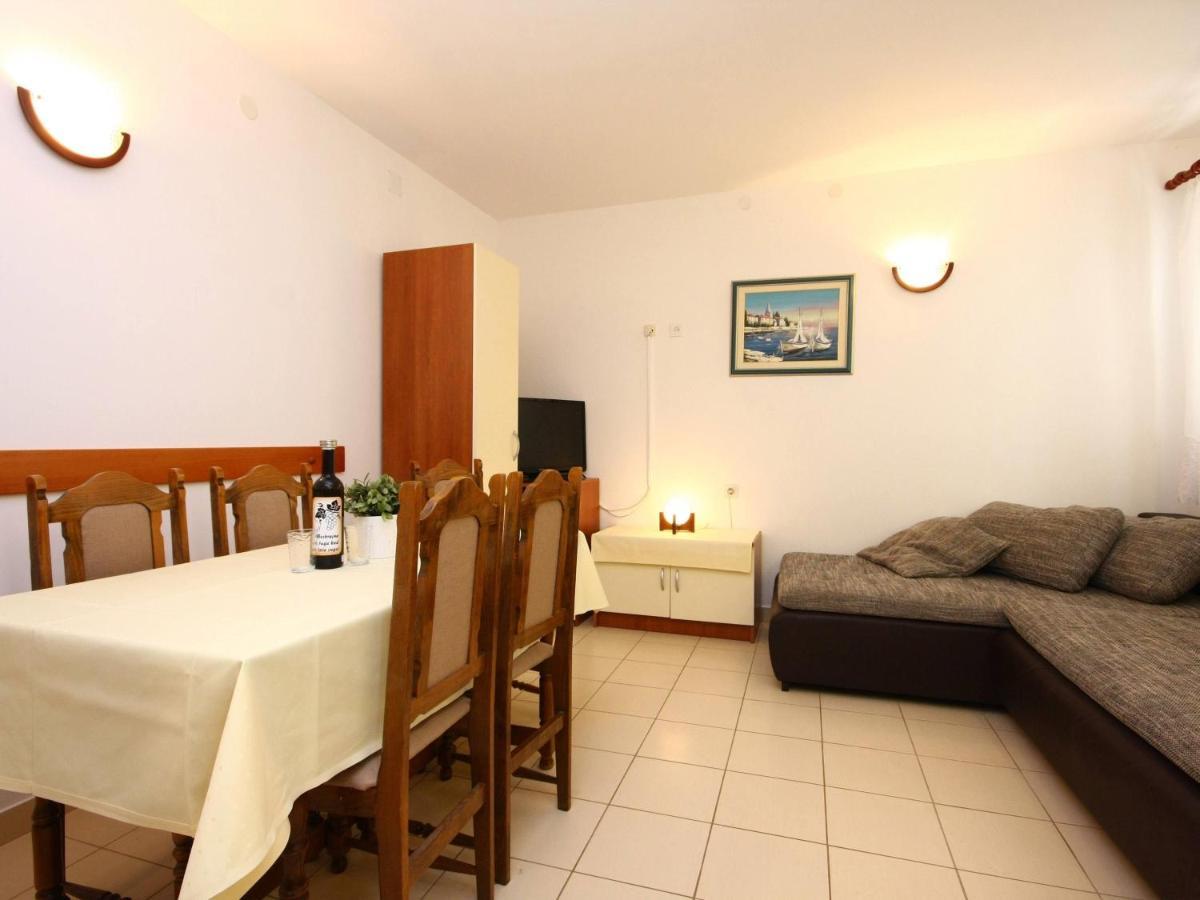 Apartments Skarpa 1601 Рогозница Экстерьер фото
